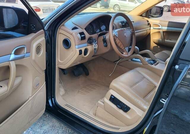 Чорний Порше Cayenne, об'ємом двигуна 3.6 л та пробігом 258 тис. км за 10000 $, фото 2 на Automoto.ua