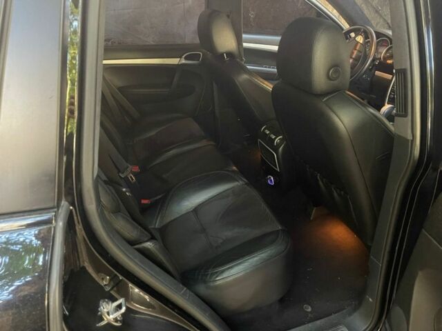 Черный Порше Каен, объемом двигателя 4.8 л и пробегом 138 тыс. км за 7999 $, фото 4 на Automoto.ua