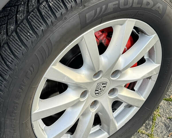 Черный Порше Каен, объемом двигателя 4.81 л и пробегом 180 тыс. км за 9000 $, фото 23 на Automoto.ua