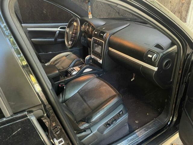 Черный Порше Каен, объемом двигателя 4.8 л и пробегом 138 тыс. км за 7999 $, фото 3 на Automoto.ua