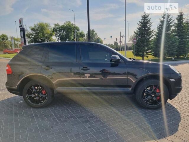 Чорний Порше Cayenne, об'ємом двигуна 4.81 л та пробігом 185 тис. км за 12500 $, фото 2 на Automoto.ua
