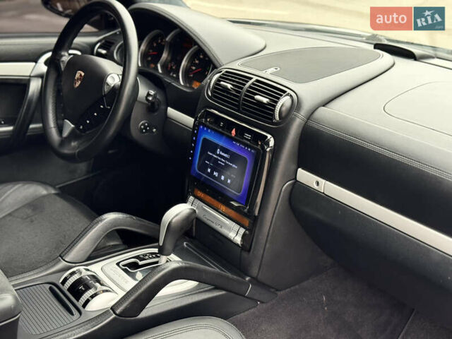 Чорний Порше Cayenne, об'ємом двигуна 4.81 л та пробігом 163 тис. км за 8999 $, фото 27 на Automoto.ua