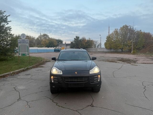 Черный Порше Каен, объемом двигателя 4.8 л и пробегом 200 тыс. км за 4500 $, фото 2 на Automoto.ua