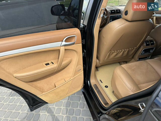 Черный Порше Каен, объемом двигателя 4.8 л и пробегом 145 тыс. км за 9300 $, фото 28 на Automoto.ua