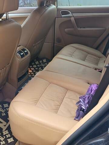 Чорний Порше Cayenne, об'ємом двигуна 3.6 л та пробігом 136 тис. км за 13500 $, фото 7 на Automoto.ua