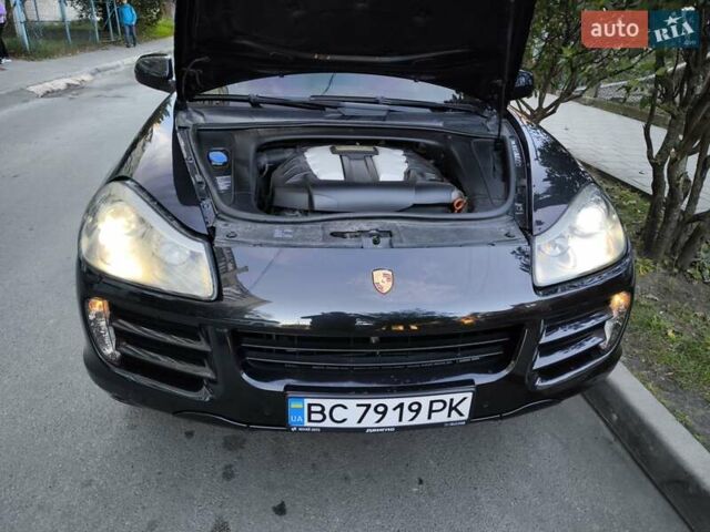 Черный Порше Каен, объемом двигателя 2.97 л и пробегом 250 тыс. км за 14000 $, фото 2 на Automoto.ua