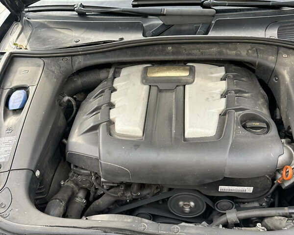 Черный Порше Каен, объемом двигателя 2.97 л и пробегом 261 тыс. км за 18200 $, фото 5 на Automoto.ua