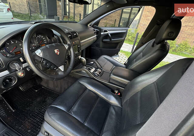 Черный Порше Каен, объемом двигателя 3 л и пробегом 165 тыс. км за 15888 $, фото 48 на Automoto.ua