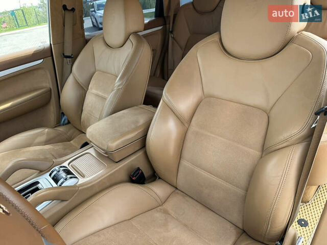 Черный Порше Каен, объемом двигателя 4.8 л и пробегом 145 тыс. км за 9300 $, фото 46 на Automoto.ua