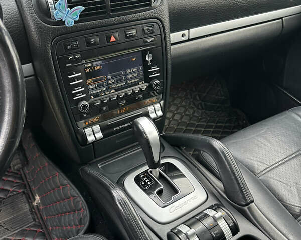 Черный Порше Каен, объемом двигателя 2.97 л и пробегом 261 тыс. км за 18200 $, фото 7 на Automoto.ua