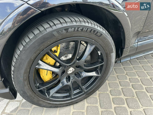Черный Порше Каен, объемом двигателя 4.8 л и пробегом 145 тыс. км за 9300 $, фото 5 на Automoto.ua