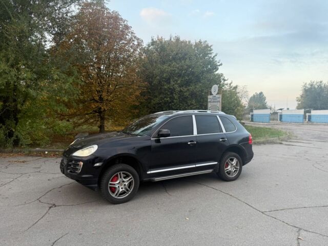 Черный Порше Каен, объемом двигателя 4.8 л и пробегом 200 тыс. км за 4500 $, фото 7 на Automoto.ua