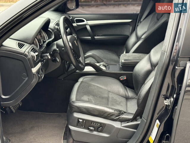 Чорний Порше Cayenne, об'ємом двигуна 4.81 л та пробігом 163 тис. км за 8999 $, фото 28 на Automoto.ua