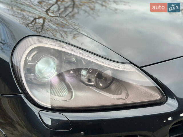 Черный Порше Каен, объемом двигателя 4.8 л и пробегом 170 тыс. км за 8999 $, фото 52 на Automoto.ua