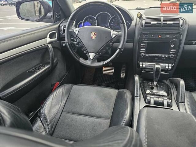 Чорний Порше Cayenne, об'ємом двигуна 4.8 л та пробігом 216 тис. км за 14750 $, фото 11 на Automoto.ua