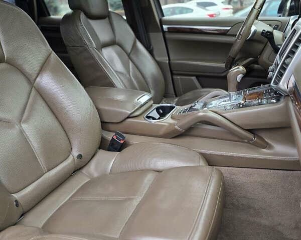 Черный Порше Каен, объемом двигателя 4.8 л и пробегом 164 тыс. км за 14500 $, фото 17 на Automoto.ua