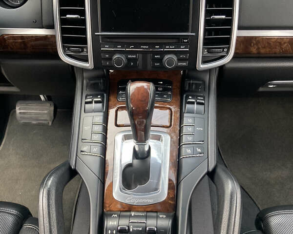 Чорний Порше Cayenne, об'ємом двигуна 3.6 л та пробігом 260 тис. км за 22000 $, фото 20 на Automoto.ua