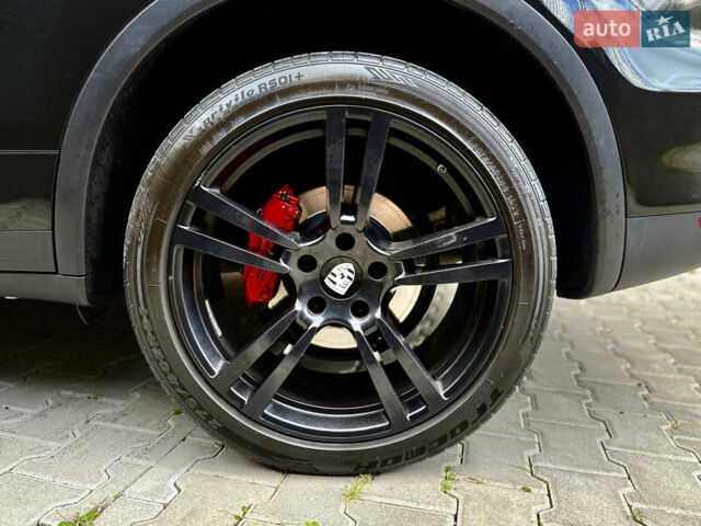 Чорний Порше Cayenne, об'ємом двигуна 4.8 л та пробігом 235 тис. км за 18999 $, фото 46 на Automoto.ua