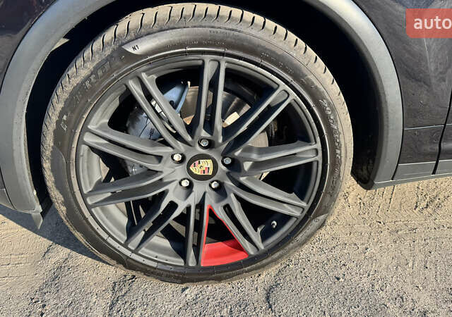 Черный Порше Каен, объемом двигателя 4.81 л и пробегом 150 тыс. км за 15000 $, фото 12 на Automoto.ua