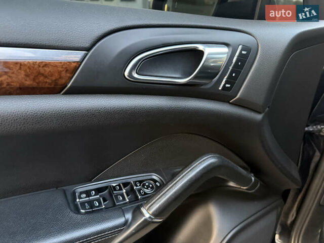 Черный Порше Каен, объемом двигателя 3.6 л и пробегом 263 тыс. км за 14500 $, фото 20 на Automoto.ua