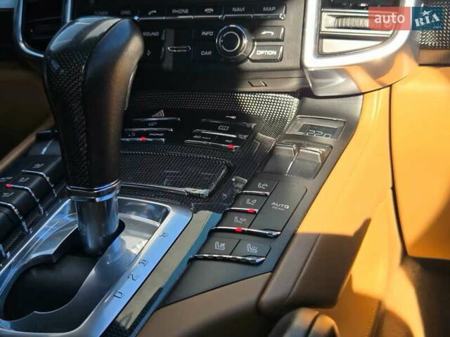 Чорний Порше Cayenne, об'ємом двигуна 4.8 л та пробігом 105 тис. км за 25900 $, фото 19 на Automoto.ua