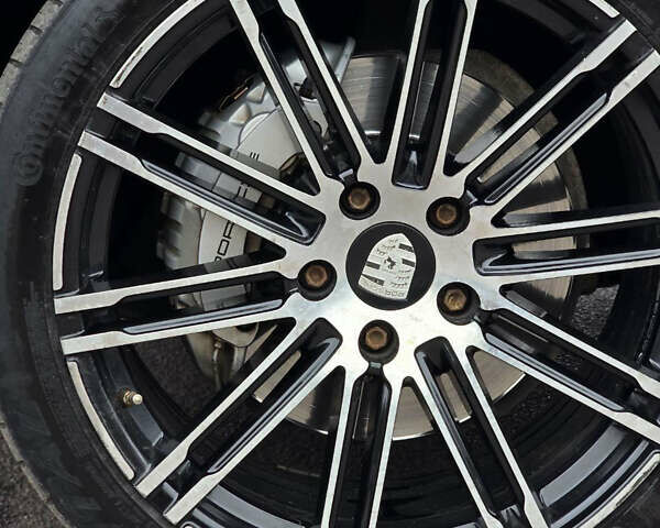 Черный Порше Каен, объемом двигателя 4.8 л и пробегом 164 тыс. км за 14500 $, фото 11 на Automoto.ua