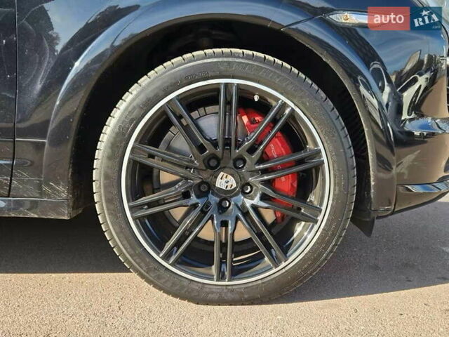 Чорний Порше Cayenne, об'ємом двигуна 4.8 л та пробігом 105 тис. км за 25900 $, фото 5 на Automoto.ua