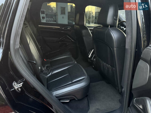 Черный Порше Каен, объемом двигателя 3.6 л и пробегом 263 тыс. км за 14500 $, фото 15 на Automoto.ua