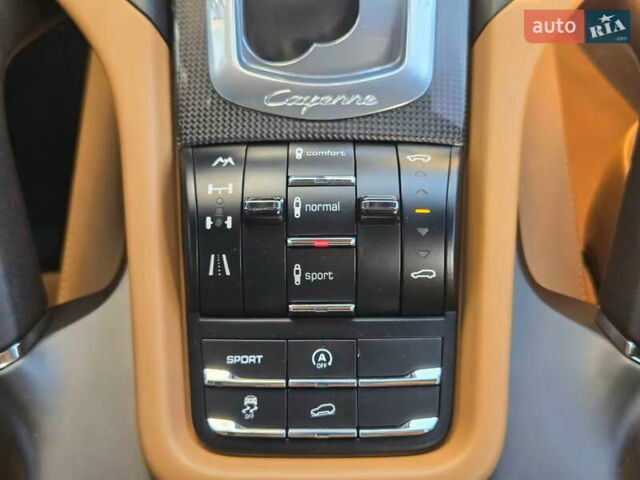 Чорний Порше Cayenne, об'ємом двигуна 4.8 л та пробігом 105 тис. км за 25900 $, фото 14 на Automoto.ua