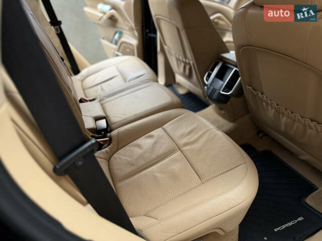 Чорний Порше Cayenne, об'ємом двигуна 4.8 л та пробігом 235 тис. км за 18999 $, фото 63 на Automoto.ua