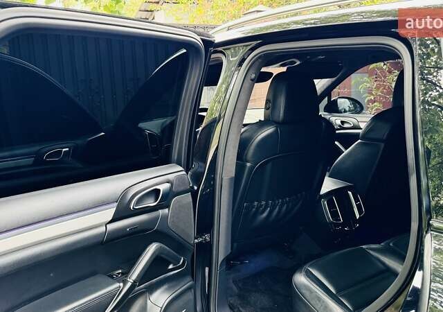 Чорний Порше Cayenne, об'ємом двигуна 4.8 л та пробігом 163 тис. км за 23800 $, фото 115 на Automoto.ua