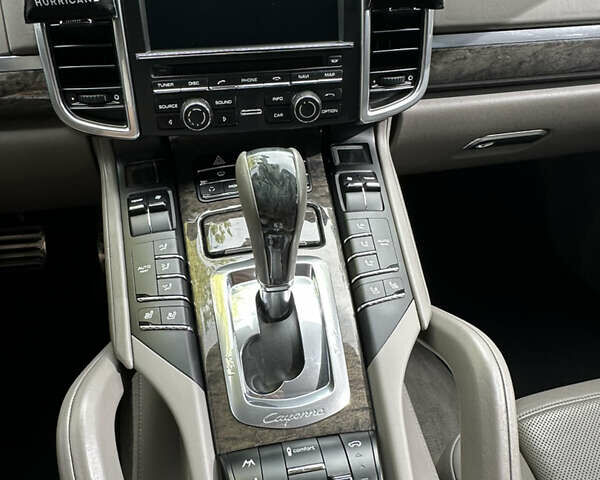 Чорний Порше Cayenne, об'ємом двигуна 4.8 л та пробігом 103 тис. км за 31000 $, фото 14 на Automoto.ua