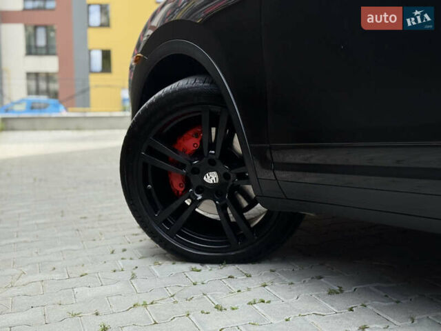 Чорний Порше Cayenne, об'ємом двигуна 4.8 л та пробігом 235 тис. км за 18999 $, фото 45 на Automoto.ua