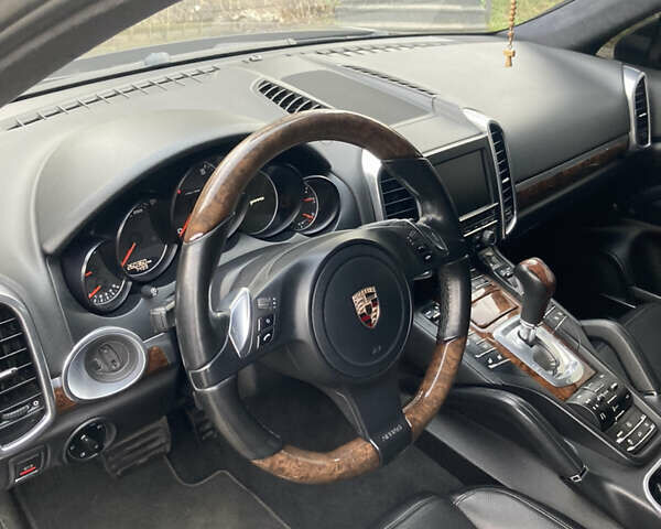 Чорний Порше Cayenne, об'ємом двигуна 3.6 л та пробігом 260 тис. км за 22000 $, фото 10 на Automoto.ua