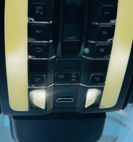 Чорний Порше Cayenne, об'ємом двигуна 4.8 л та пробігом 163 тис. км за 23800 $, фото 6 на Automoto.ua