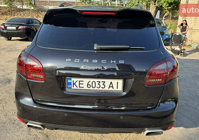 Черный Порше Каен, объемом двигателя 4.81 л и пробегом 150 тыс. км за 15000 $, фото 5 на Automoto.ua