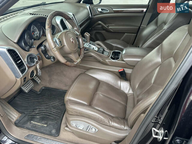 Черный Порше Каен, объемом двигателя 4.8 л и пробегом 150 тыс. км за 18000 $, фото 13 на Automoto.ua