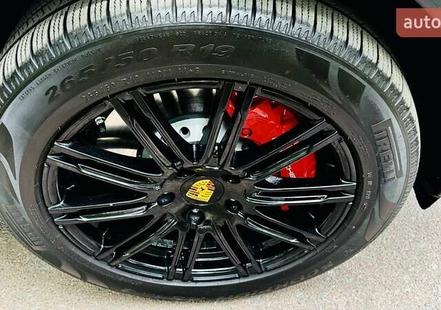 Чорний Порше Cayenne, об'ємом двигуна 4.8 л та пробігом 163 тис. км за 23800 $, фото 61 на Automoto.ua
