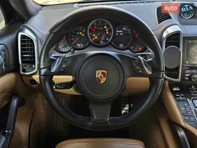 Порше Каен 2010 в Киеве на Automoto.ua Черный Порше Каен, объемом двигателя 4.8 л и пробегом 105 тыс. км за 26900 $, фото 24 на Automoto.ua