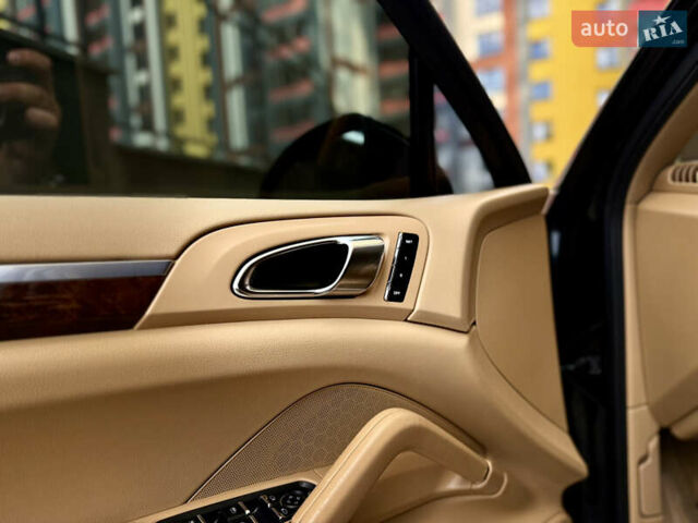 Чорний Порше Cayenne, об'ємом двигуна 4.8 л та пробігом 235 тис. км за 18999 $, фото 49 на Automoto.ua