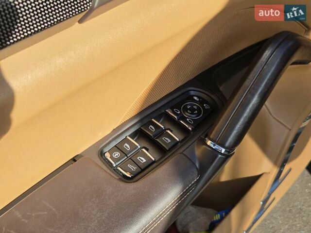 Порше Каен 2010 в Киеве на Automoto.ua Черный Порше Каен, объемом двигателя 4.8 л и пробегом 105 тыс. км за 26900 $, фото 17 на Automoto.ua