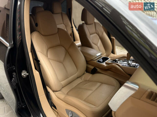 Чорний Порше Cayenne, об'ємом двигуна 4.8 л та пробігом 235 тис. км за 18999 $, фото 73 на Automoto.ua