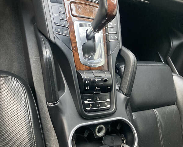 Чорний Порше Cayenne, об'ємом двигуна 3.6 л та пробігом 260 тис. км за 22000 $, фото 9 на Automoto.ua
