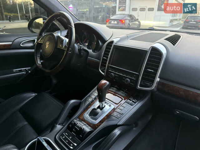 Черный Порше Каен, объемом двигателя 3.6 л и пробегом 263 тыс. км за 14500 $, фото 17 на Automoto.ua