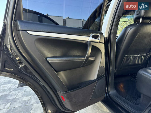 Чорний Порше Cayenne, об'ємом двигуна 3 л та пробігом 173 тис. км за 15850 $, фото 31 на Automoto.ua