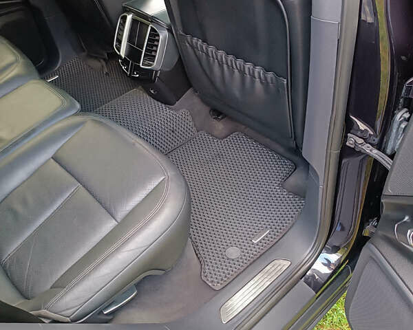 Черный Порше Каен, объемом двигателя 4.8 л и пробегом 170 тыс. км за 15800 $, фото 15 на Automoto.ua