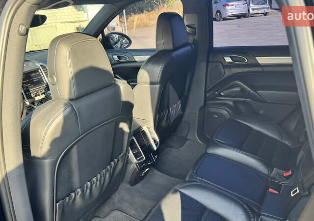 Черный Порше Каен, объемом двигателя 4.81 л и пробегом 150 тыс. км за 15000 $, фото 8 на Automoto.ua