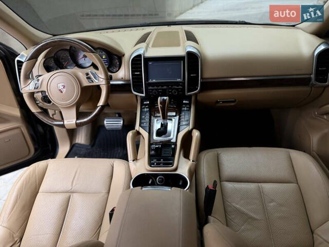 Чорний Порше Cayenne, об'ємом двигуна 4.8 л та пробігом 235 тис. км за 18999 $, фото 68 на Automoto.ua