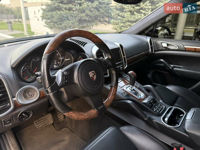 Черный Порше Каен, объемом двигателя 3.6 л и пробегом 263 тыс. км за 14500 $, фото 10 на Automoto.ua