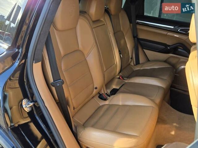 Порше Каен 2010 в Киеве на Automoto.ua Черный Порше Каен, объемом двигателя 4.8 л и пробегом 105 тыс. км за 26900 $, фото 13 на Automoto.ua